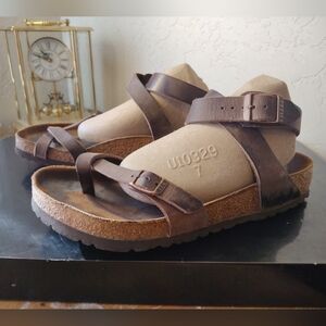 BIRKENSTOCK Yara Size 38 (USW 7 - 7.5) Leather Sandals. Good Condition